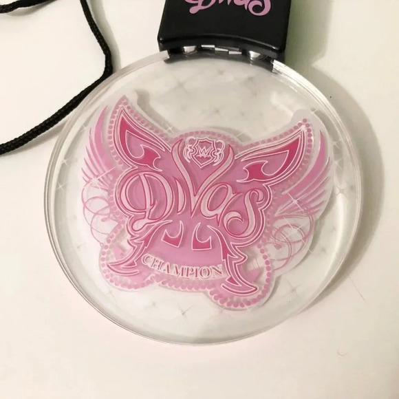 2015  WWE Divas Light Up Toys Wrestling - Picture 3 of 16